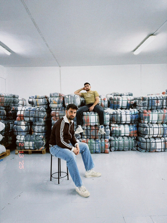 Il nostro viaggio nel mondo dell'abbigliamento vintage: da rivenditori a grossisti - SP Vintage Wholesale