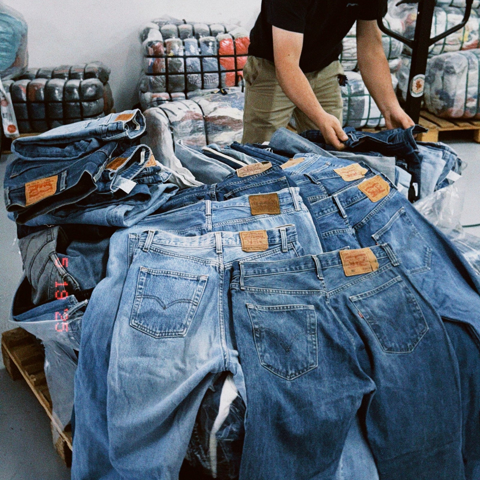 25kg Vintage specialist bundle Levi's mix