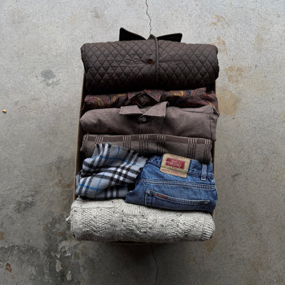 Cream vintage CHRISTMAS RESELLER BOX 🤑