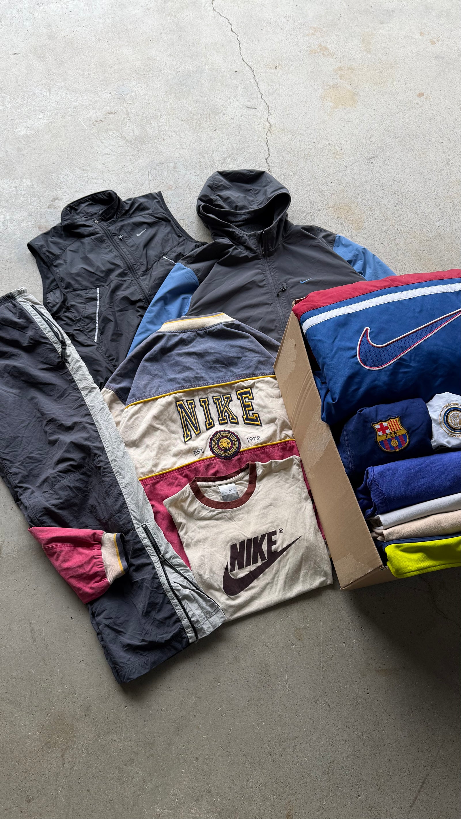 NIKE MIX RESELLER BOX 15KG