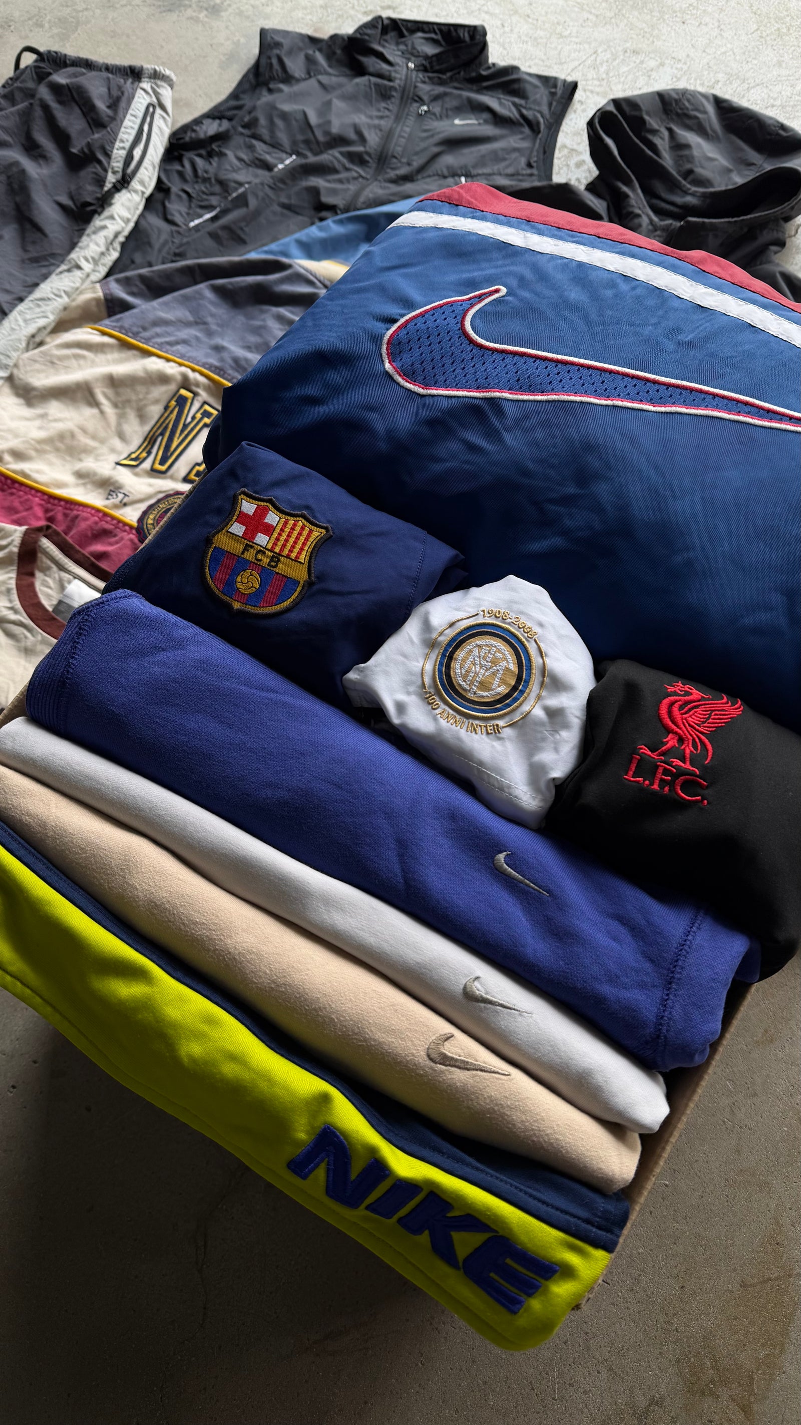 NIKE MIX RESELLER BOX 15KG