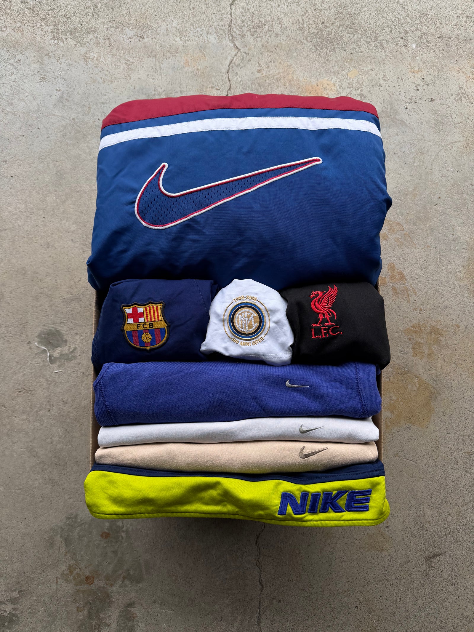 NIKE MIX RESELLER BOX 15KG