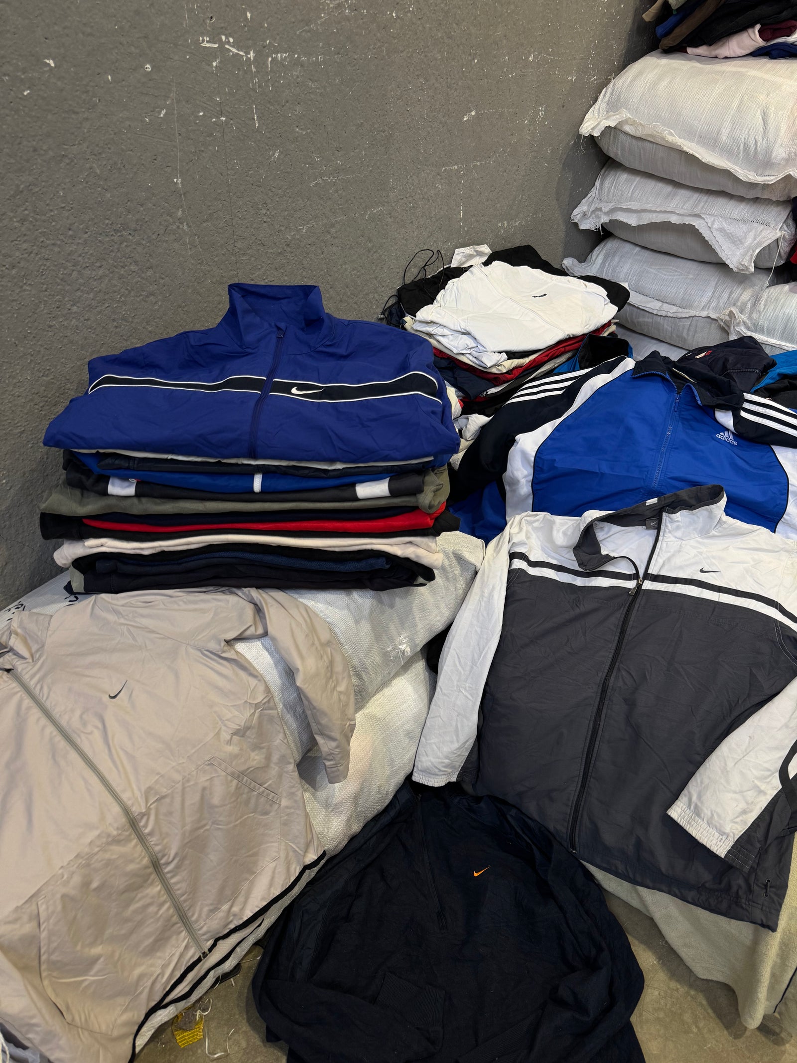 100kg Vintage expert bundle branded mix