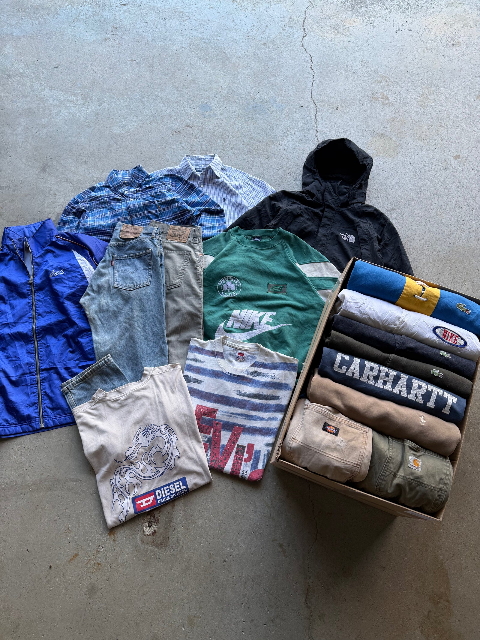 SPRING BRANDED MIX VINTAGE RESELLER BOX 15KG