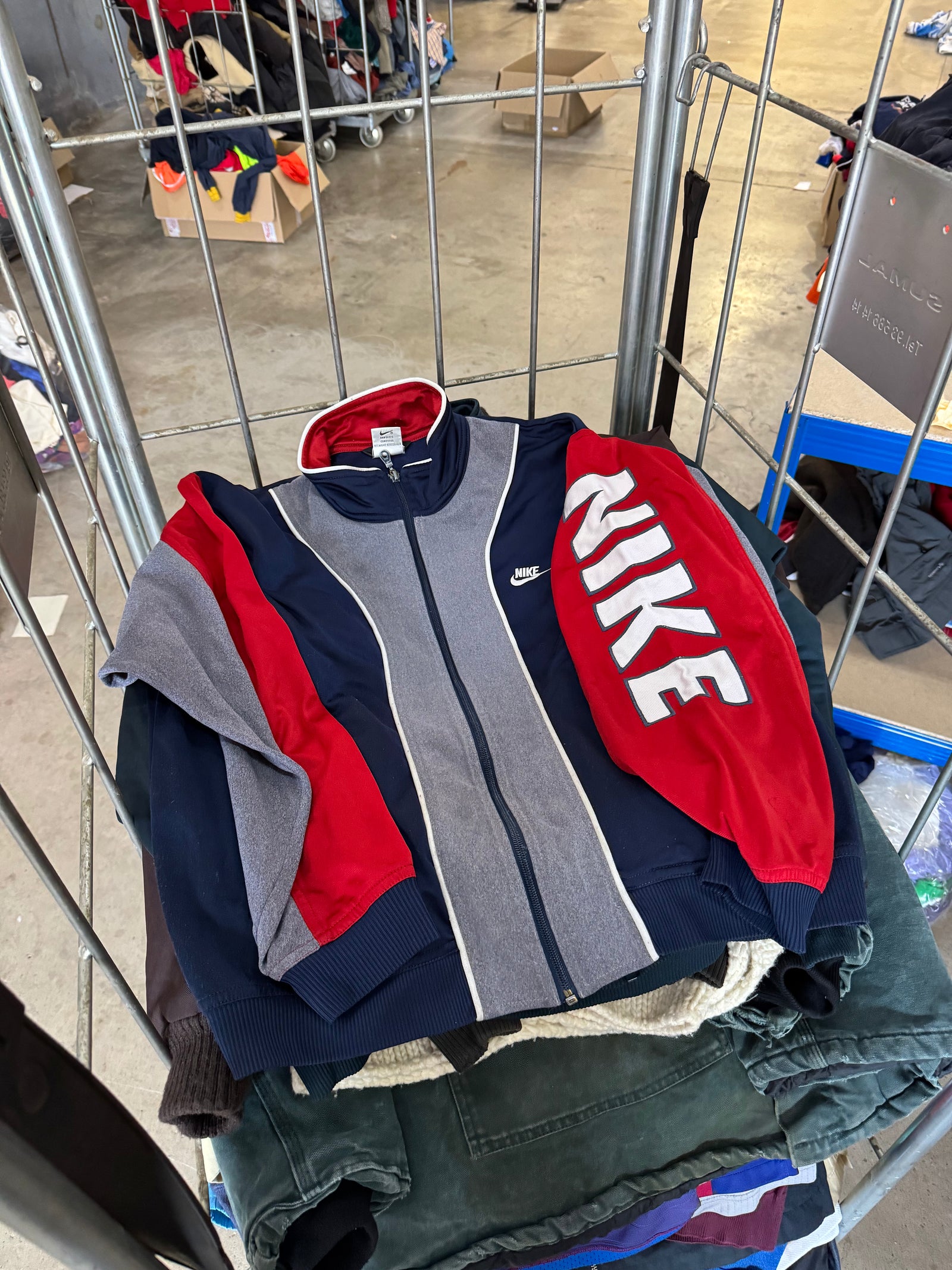 25kg Vintage specialist bundle Nike mix