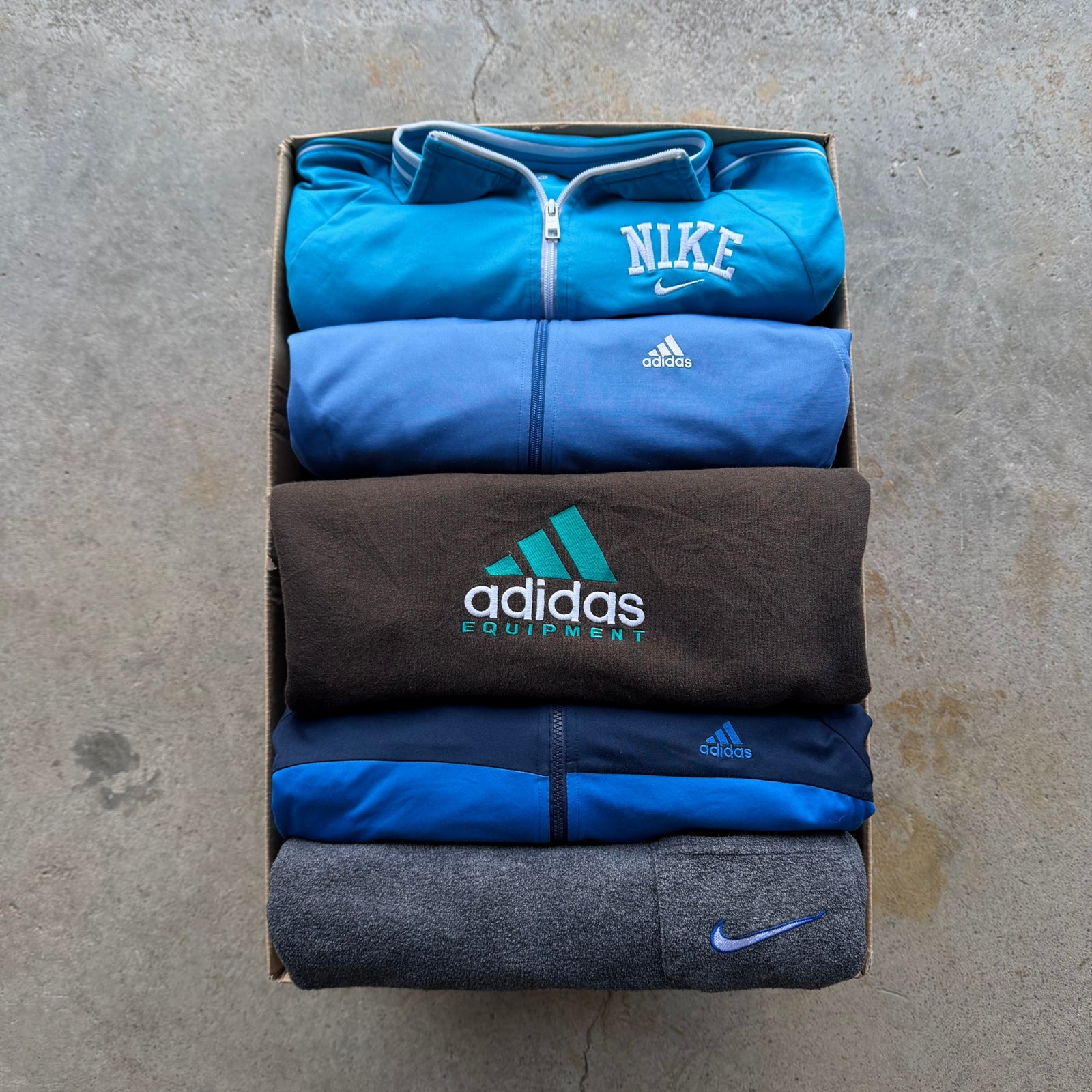 NIKE + ADIDAS RESELLER BOX 15KG
