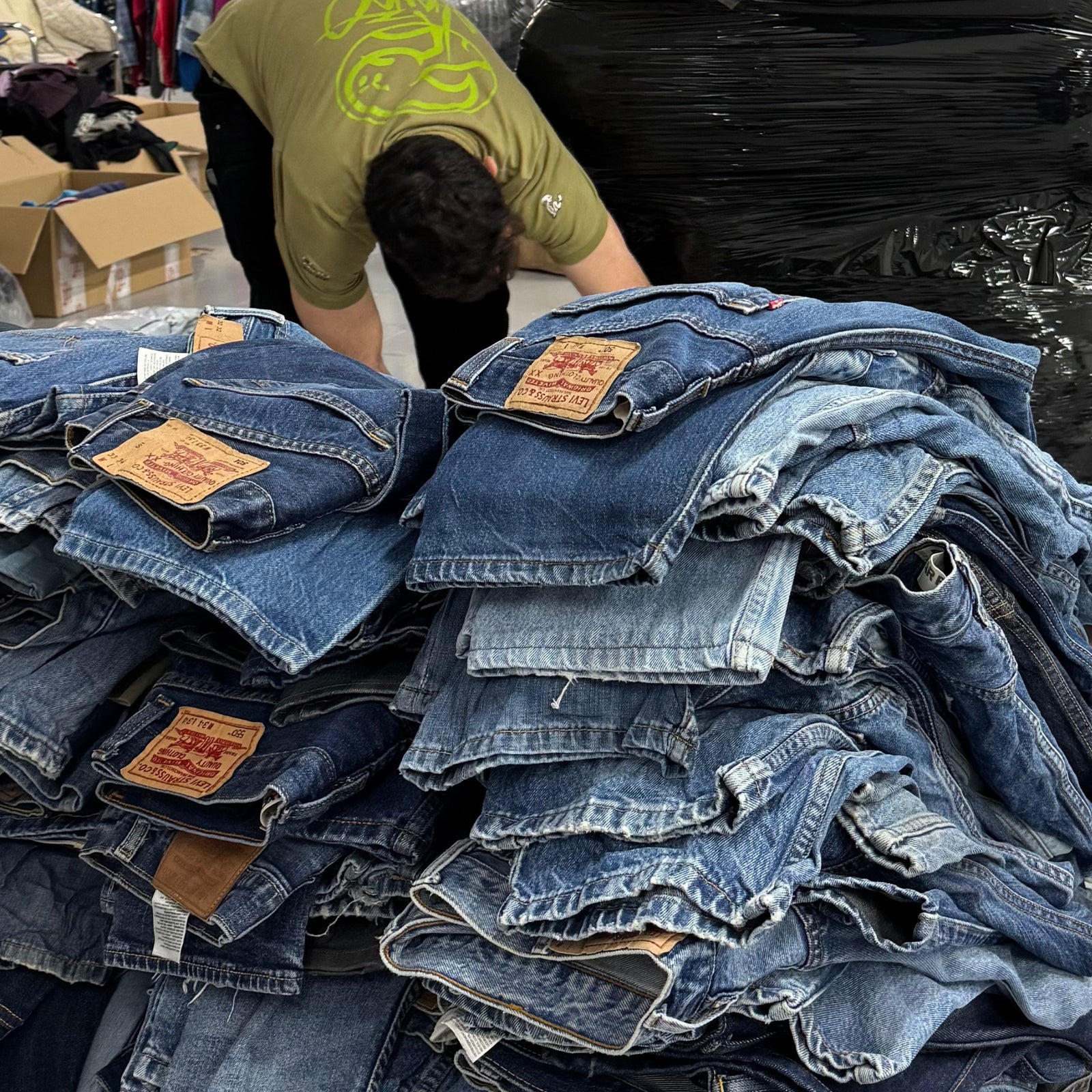25kg Vintage specialist bundle branded pants mix