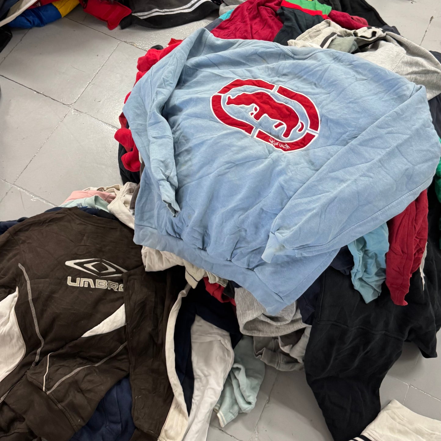 25kg Vintage expert bundle branded sweatshirts mix