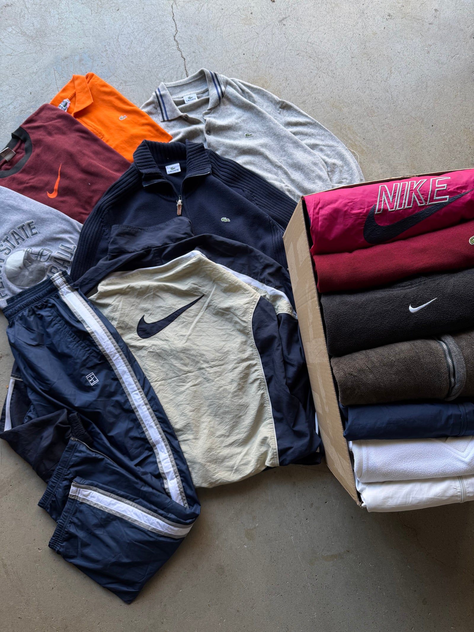 NIKE + LACOSTE RESELLER BOX 15KG