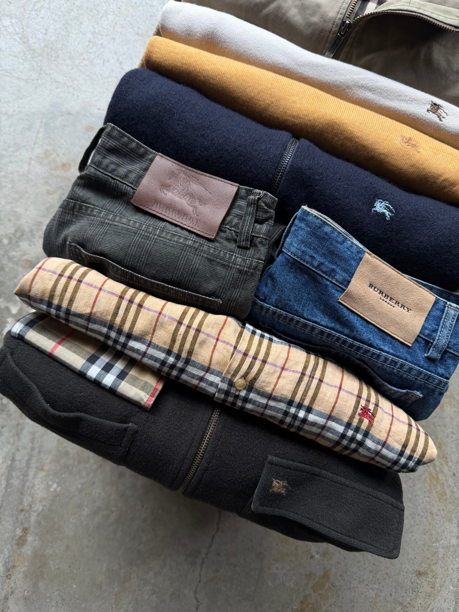 PRE-ORDER BURBERRY RESELLER BOX 15KG