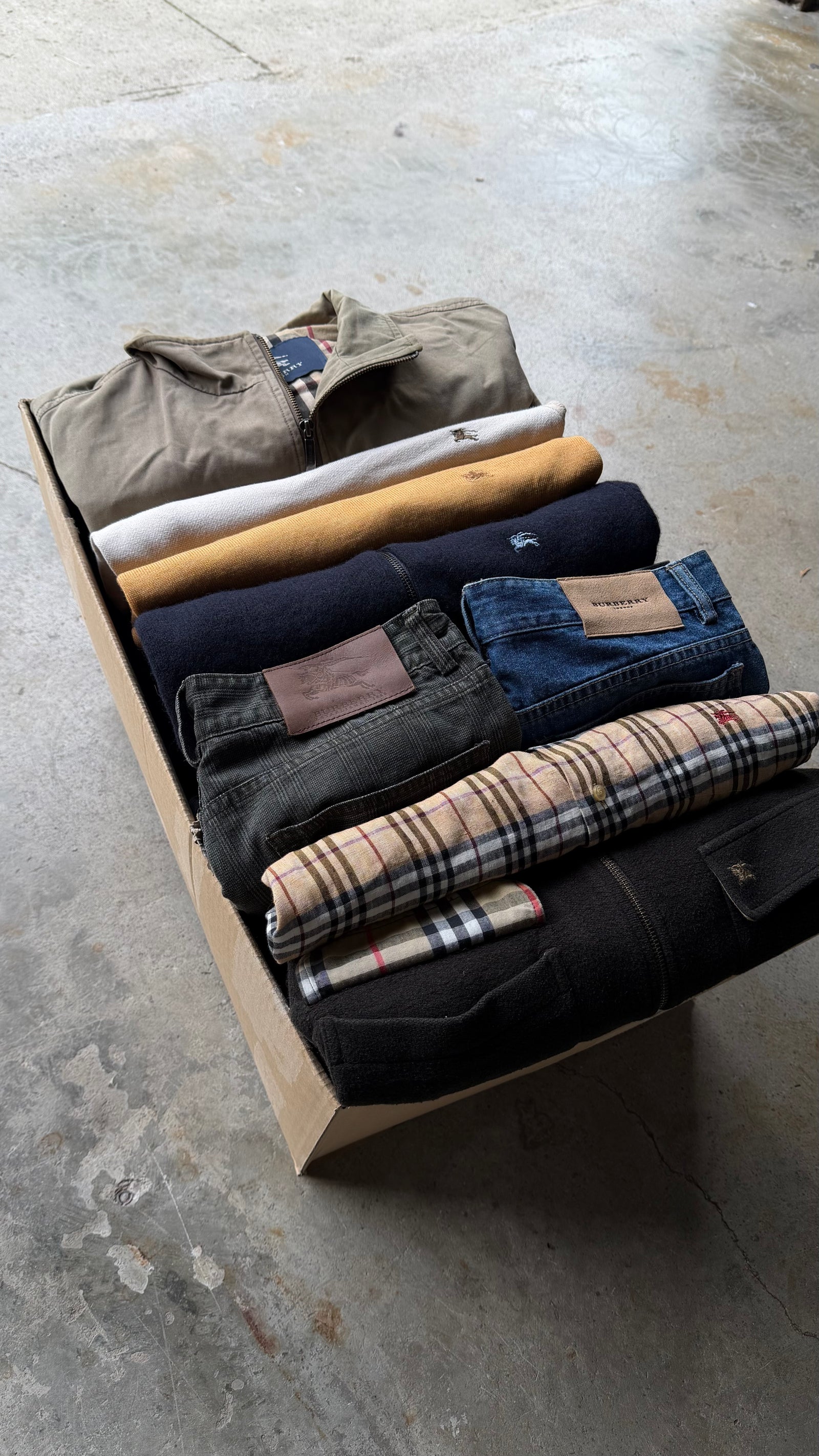 PRE-ORDER BURBERRY RESELLER BOX 15KG