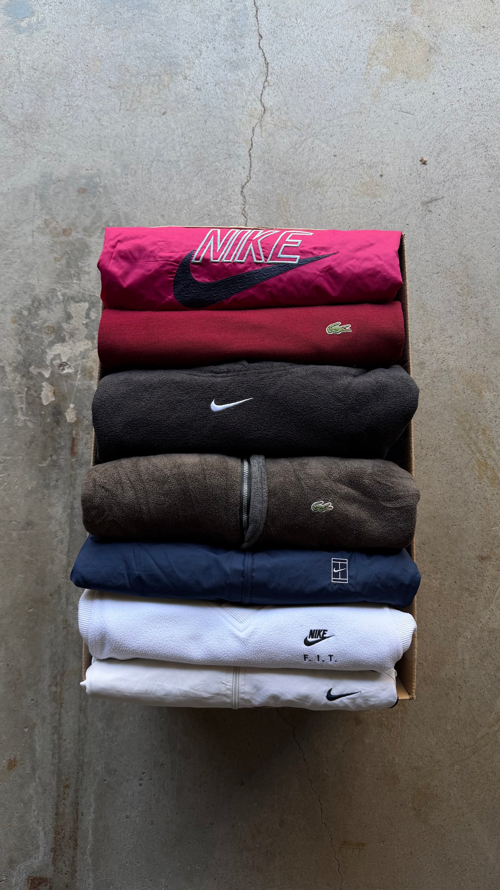 NIKE + LACOSTE RESELLER BOX 15KG