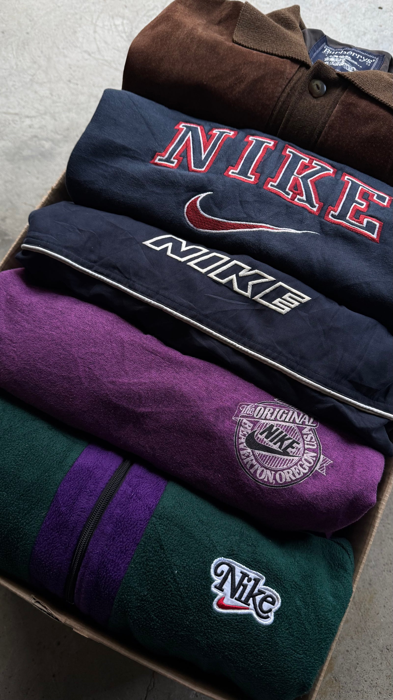 PRE-ORDER NIKE + BURBERRY RESELLER BOX 15KG