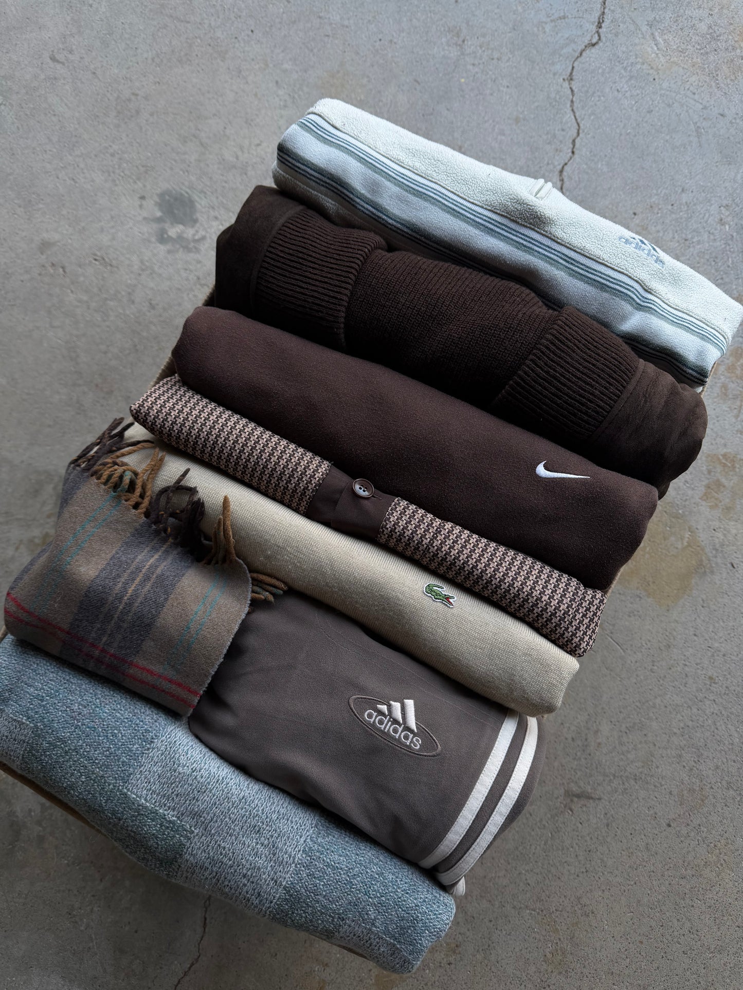 MIX BRANDED + VINTAGE RESELLER BOX 15KG