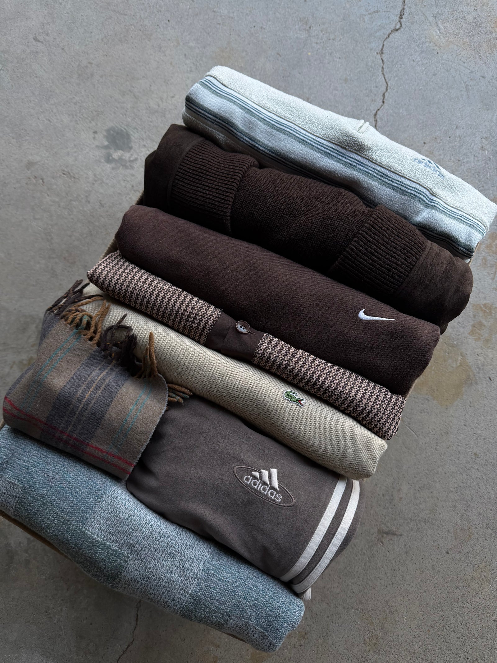 MIX BRANDED + VINTAGE RESELLER BOX 15KG