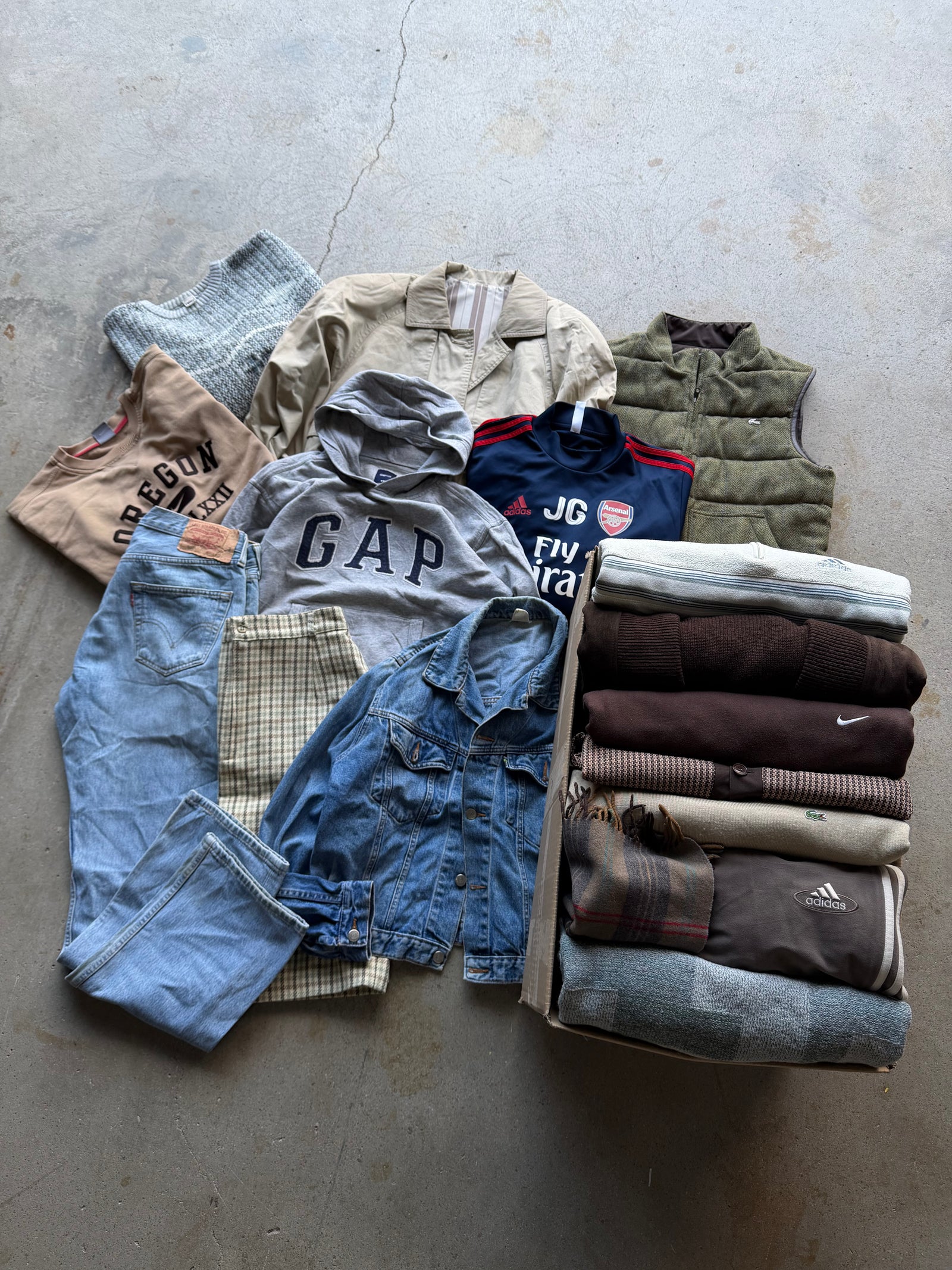 MIX BRANDED + VINTAGE RESELLER BOX 15KG